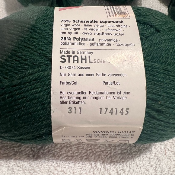 New Stahl Sche Wolle Socka Color Green Wool Blend 50g Skeins. - Picture 2 of 5